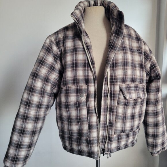 Urban Outfitters Jackets & Blazers - Urban Outfitters BDG Women’s Plaid Puffer Jacket (Size: Medium)